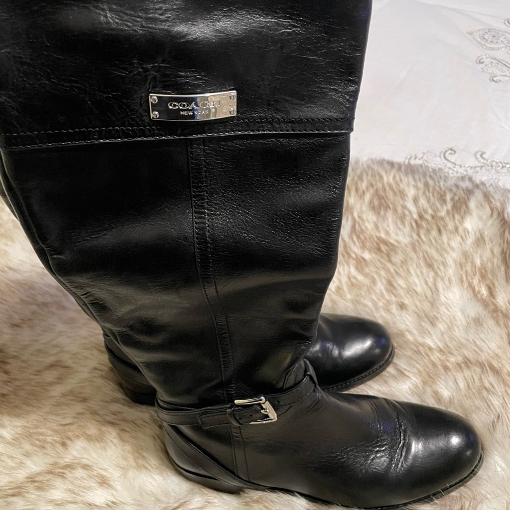 Boots - Picture 2 of 3